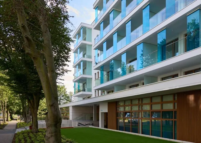 Apartament Whiteblue Kołobrzeg z dużym ogródkiem - 100 m od plaży! Whiteblue Kolberg Apartment mit großem Garten - 100 m vom Strand entfernt! Whiteblue Kołobrzeg Apartmán s velkou zahradou - 100 m od pláže!